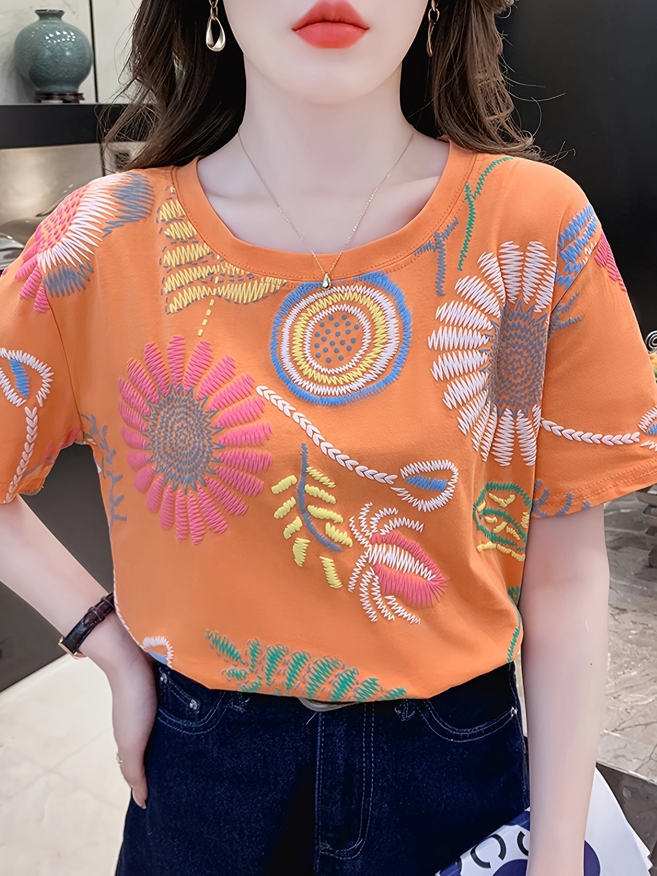 Damen T-Shirt mit bunter Stickerei und floralen Mustern – Sommerliches Freizeitshirt im Boho-Stil