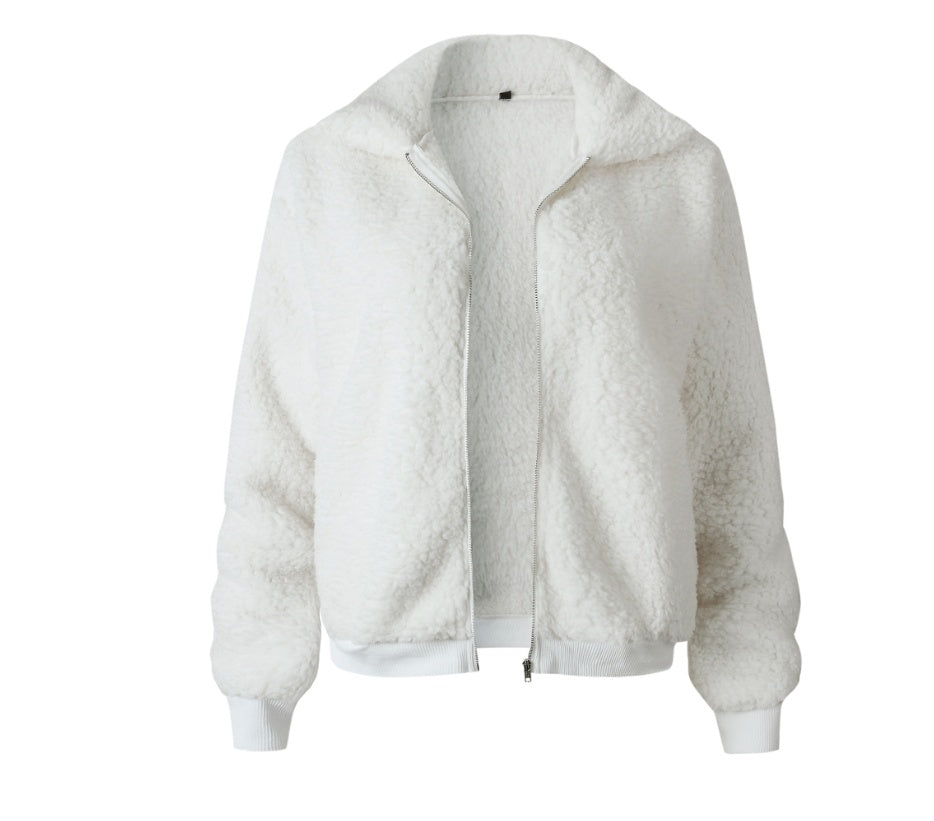 Grace – Kurze Damenjacke mit dickem Samtkragen