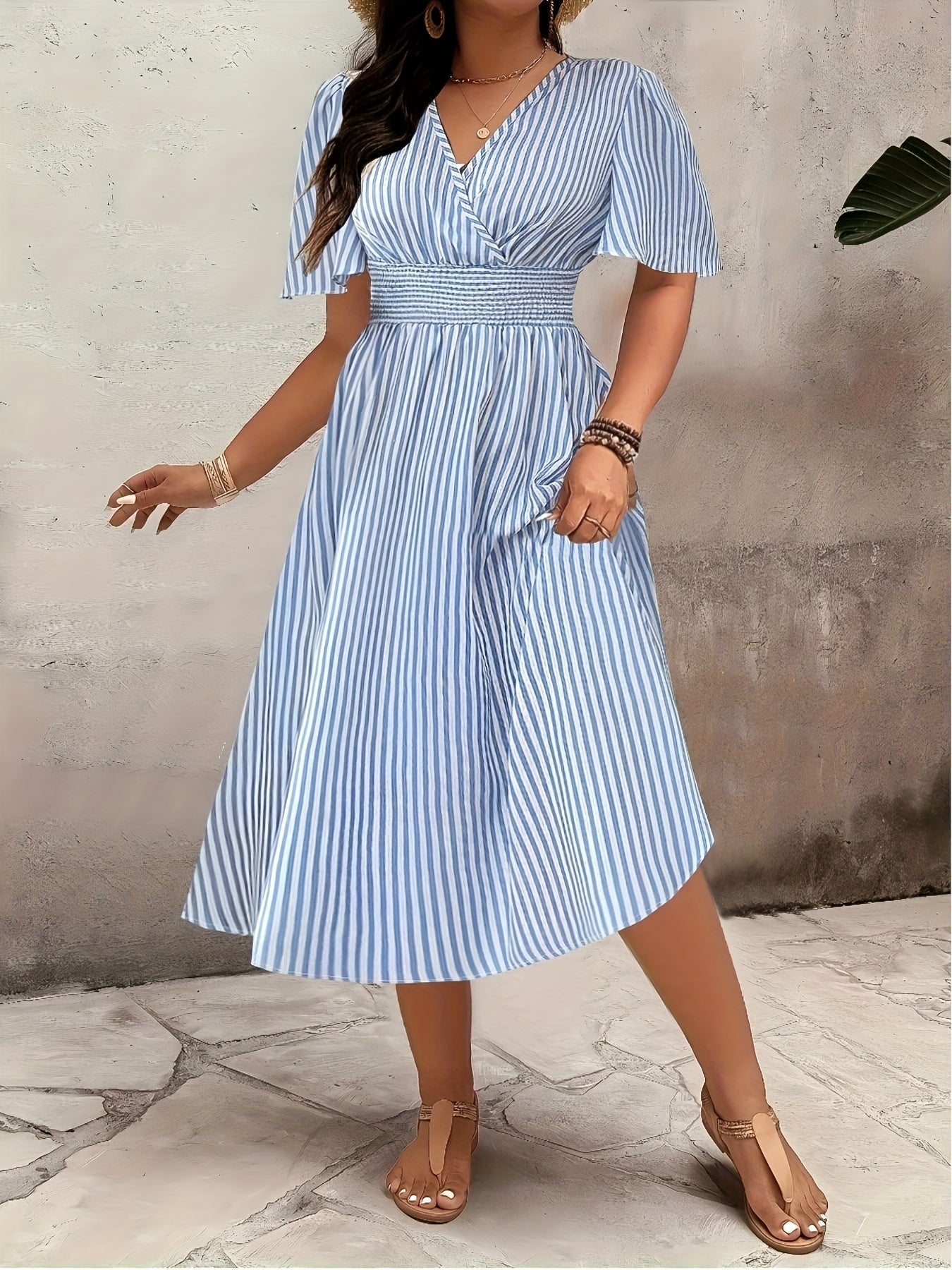 Damen Elegantes Streifen Midikleid mit Smokbund und V-Ausschnitt – Perfekt für besondere Anlässe
