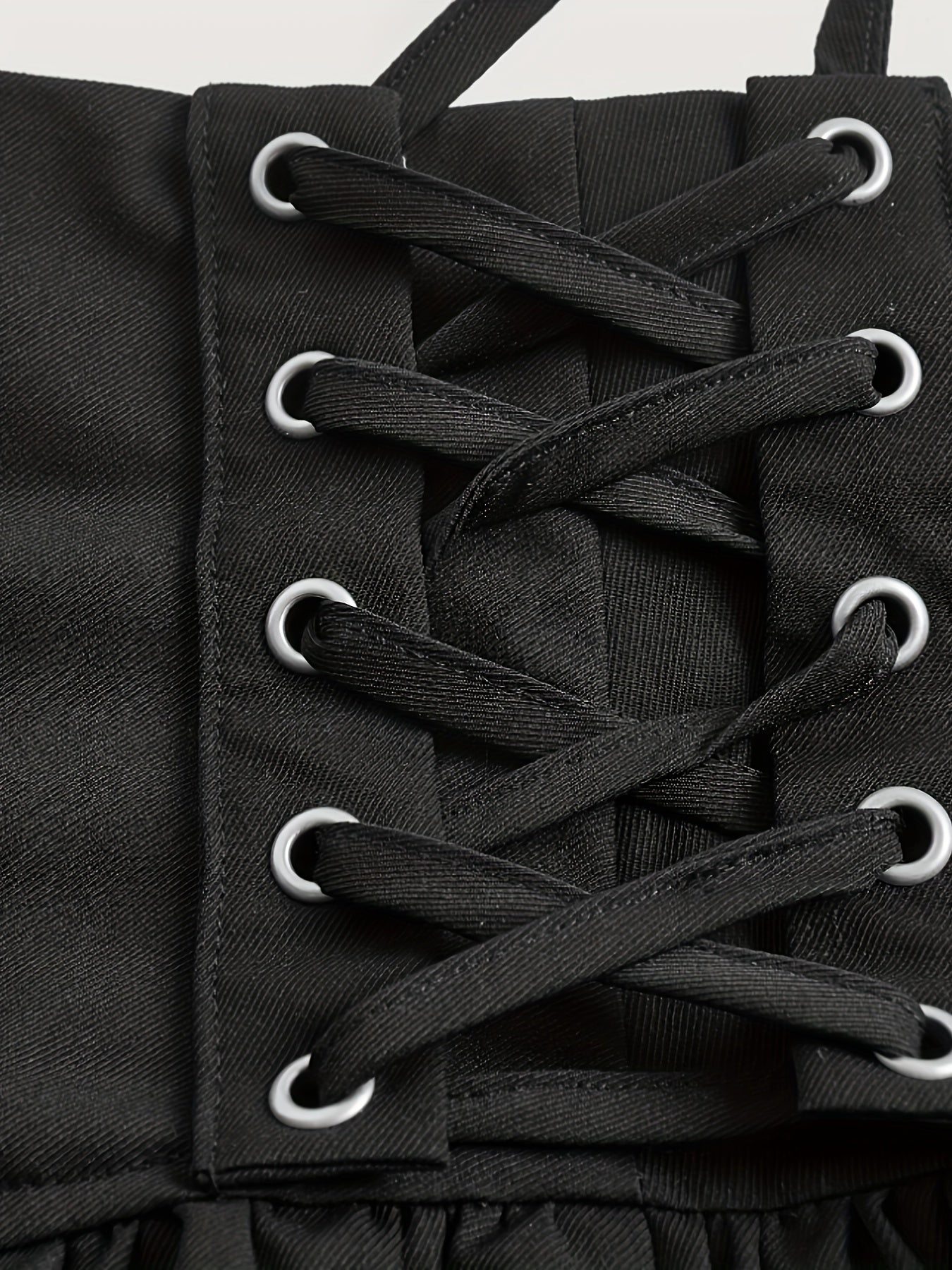 Damen Gothic Rüschen Minirock mit Schnürung – Eleganter Streetwear-Look für besondere Anlässe