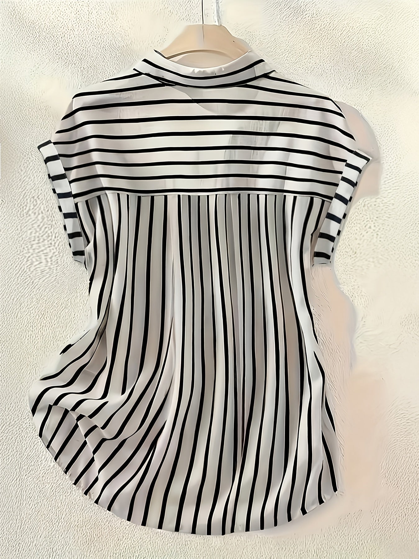 Damen Blusenshirt mit vertikalem Streifenmuster und Knopfleiste – Eleganter Sommer-Look für Büro & Freizeit