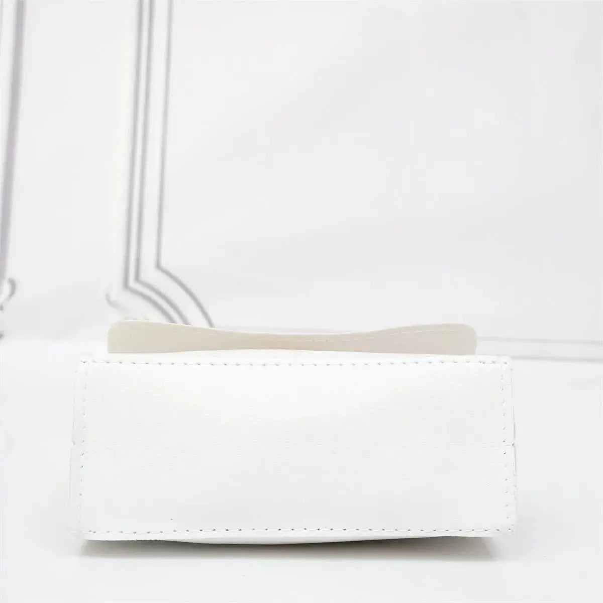 Damen Handtasche im eleganten Stil mit Schalgriff und goldener Kette – Perfekt für Alltag und besondere Anlässe