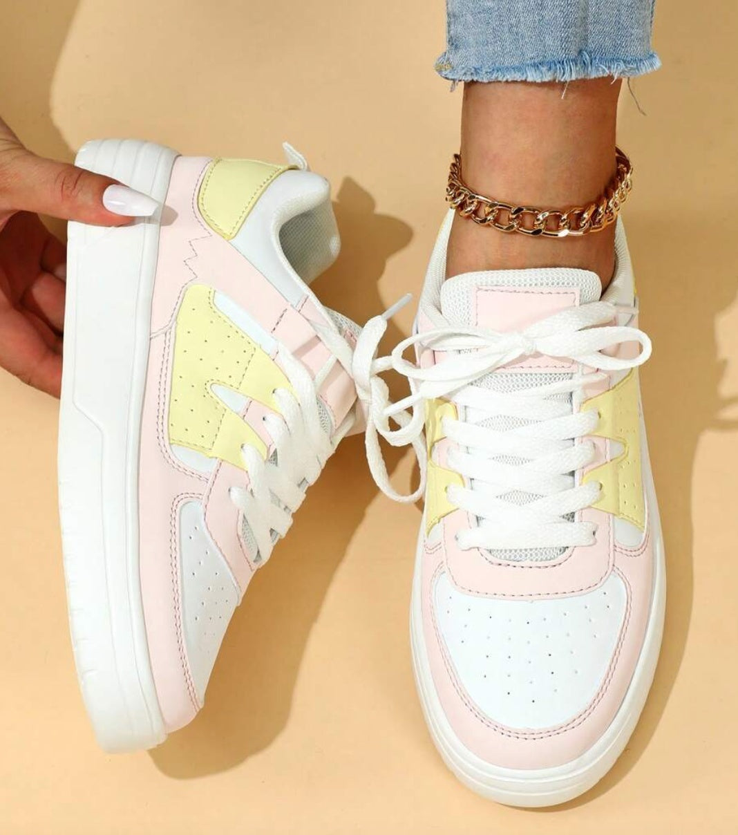 Sarah – Bequeme Damen-Sneaker mit Plateau und Schnürung