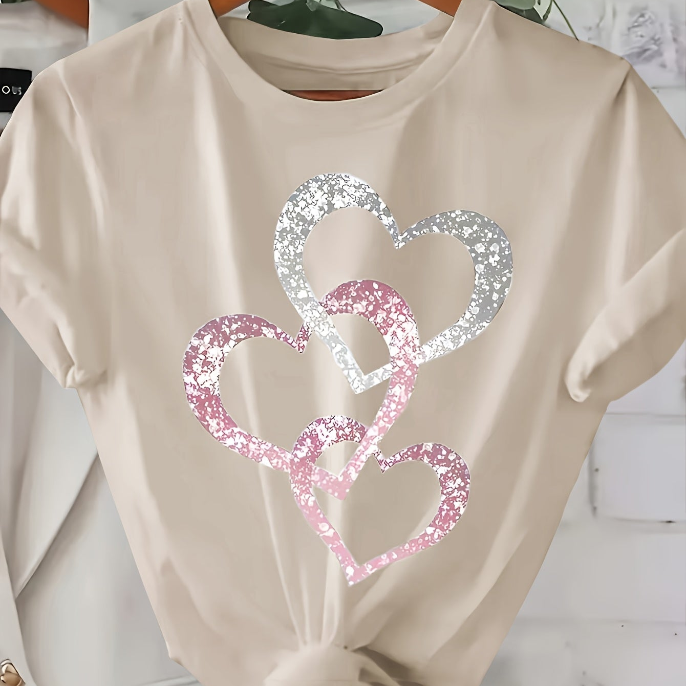 Damen T-Shirt mit Glitzer-Herz-Print – Modisches Freizeitshirt mit funkelndem Design