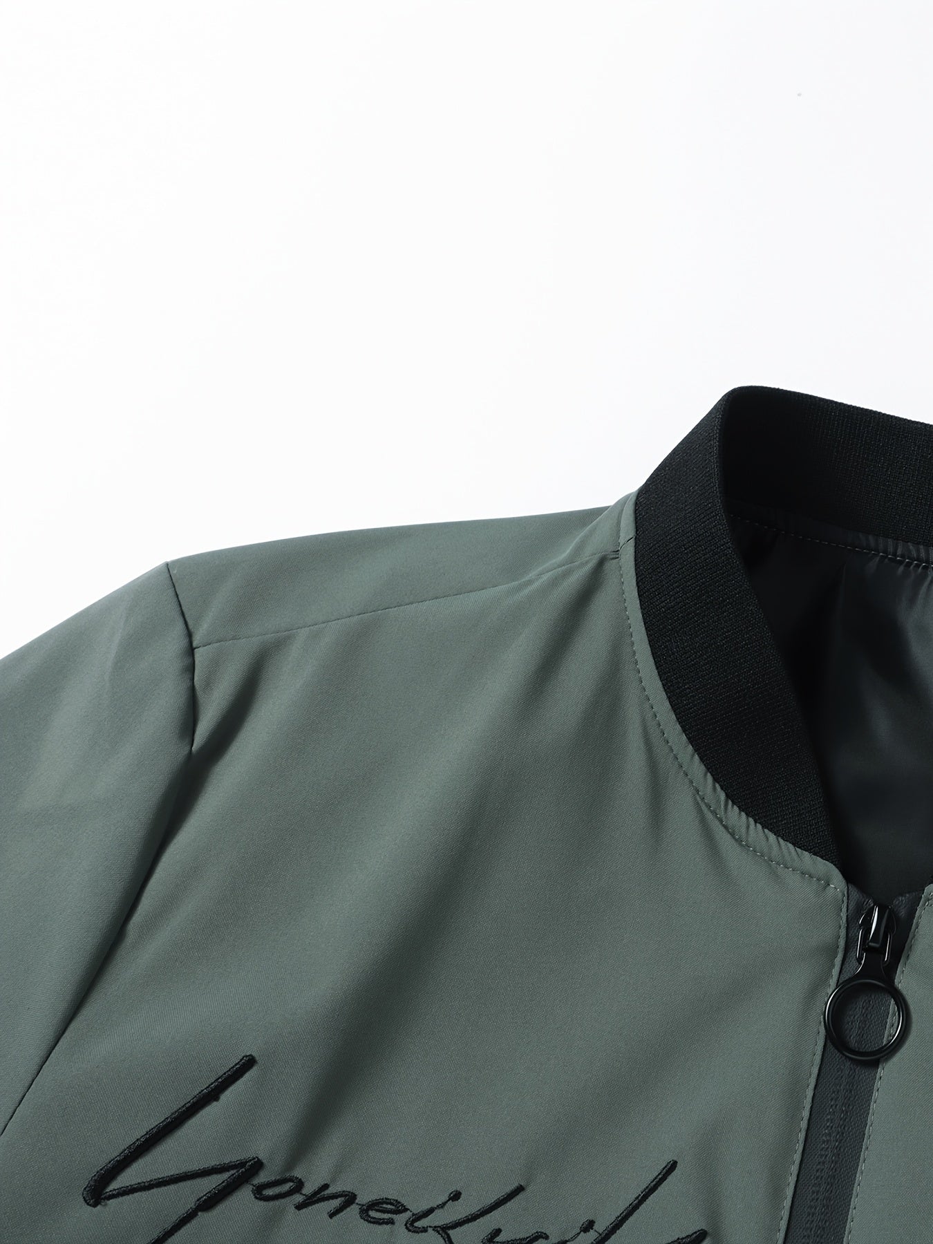 Herren Freizeit Bomberjacke mit Stickerei und Jogginghose Set – Moderner Streetstyle für Alltag und Ausgehen