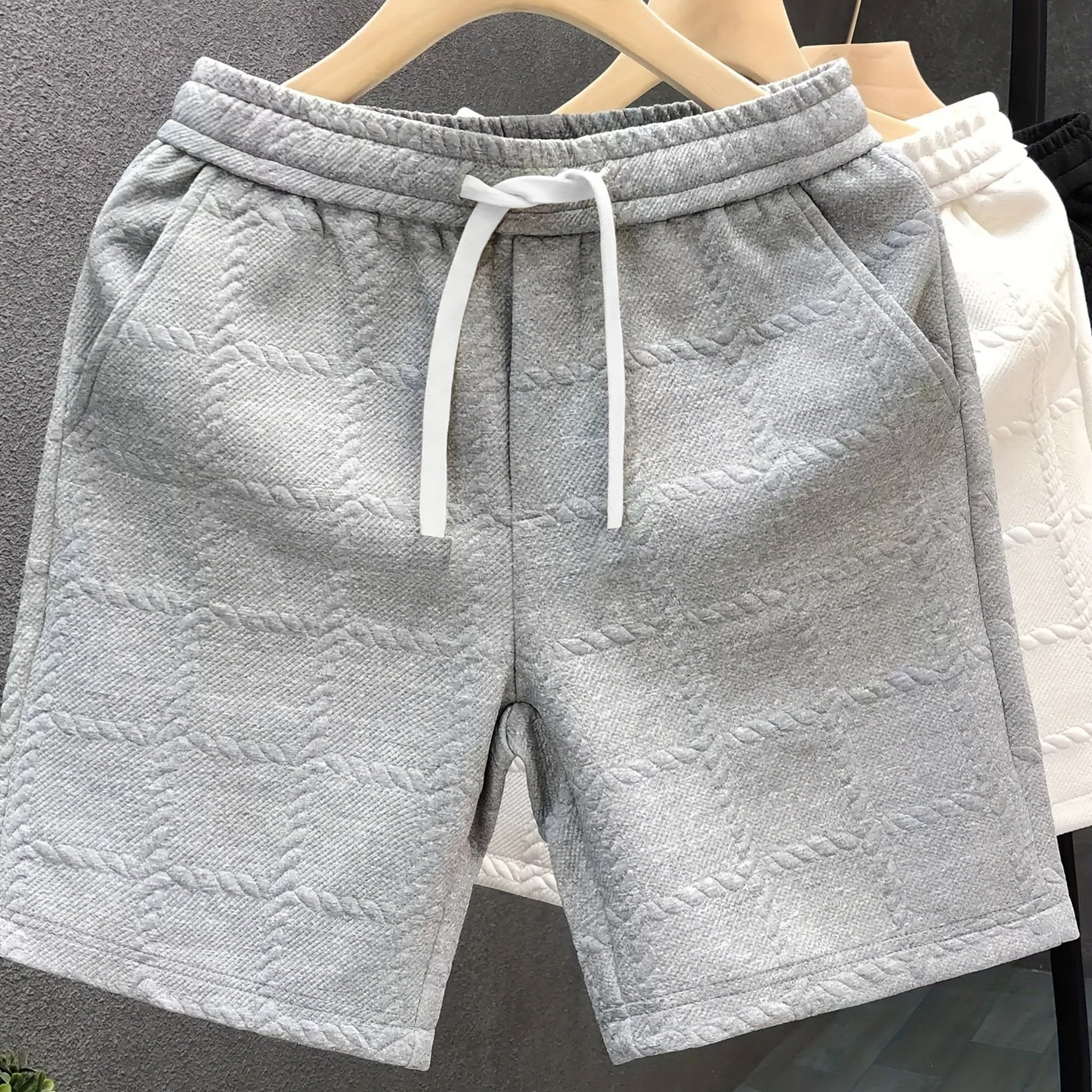 Herren Shorts mit modernem Strukturmuster – Freizeit & Sport, Komfort Fit, urbaner Look