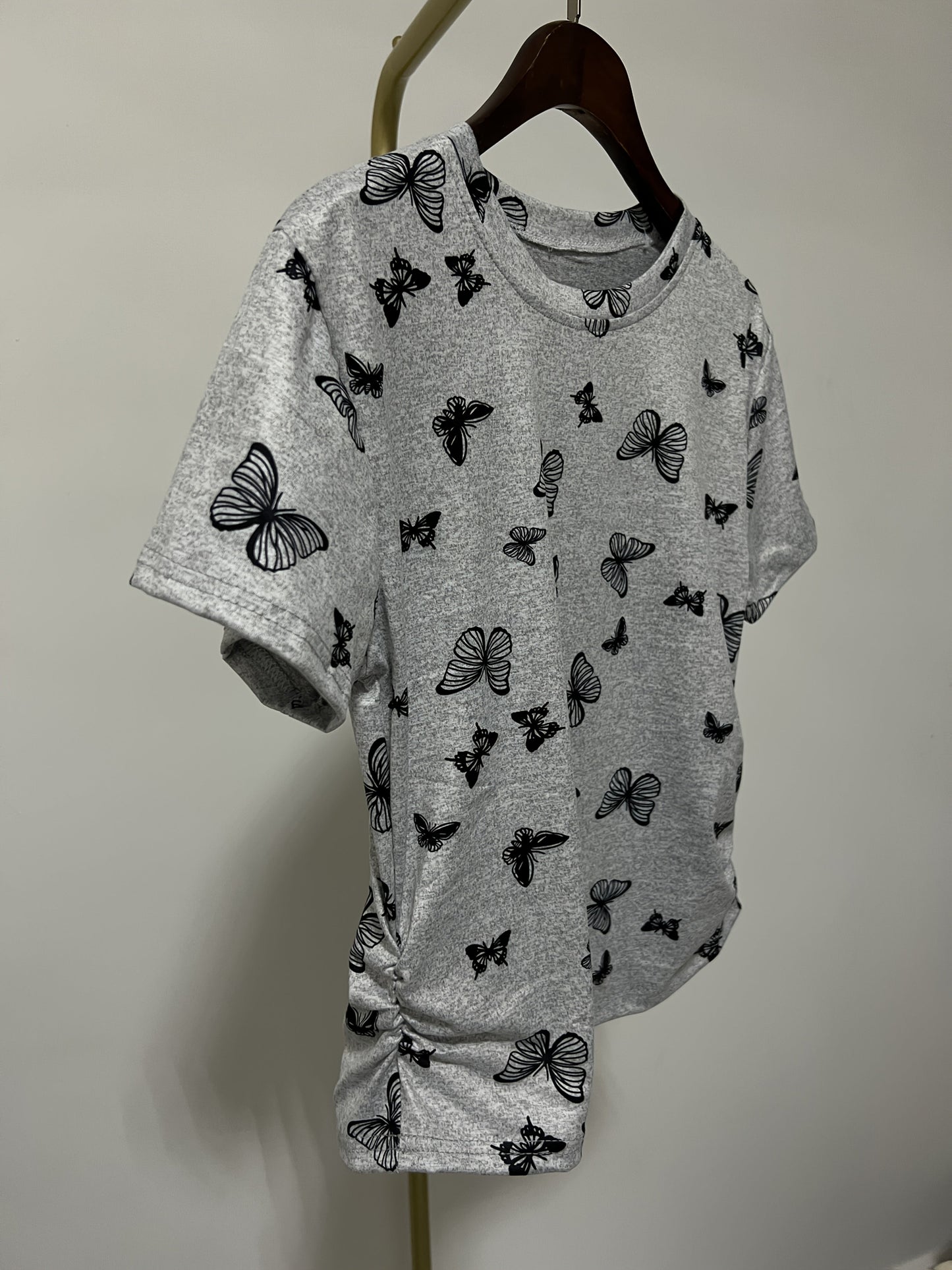 Damen T-Shirt mit Schmetterlings-Print im modischen Freizeitstil – Ideal für Urlaub und Alltag