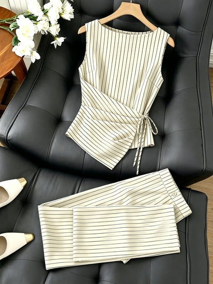 Damen Business Set mit Nadelstreifen – Ärmelloses Wickel-Top und Elegante Hose