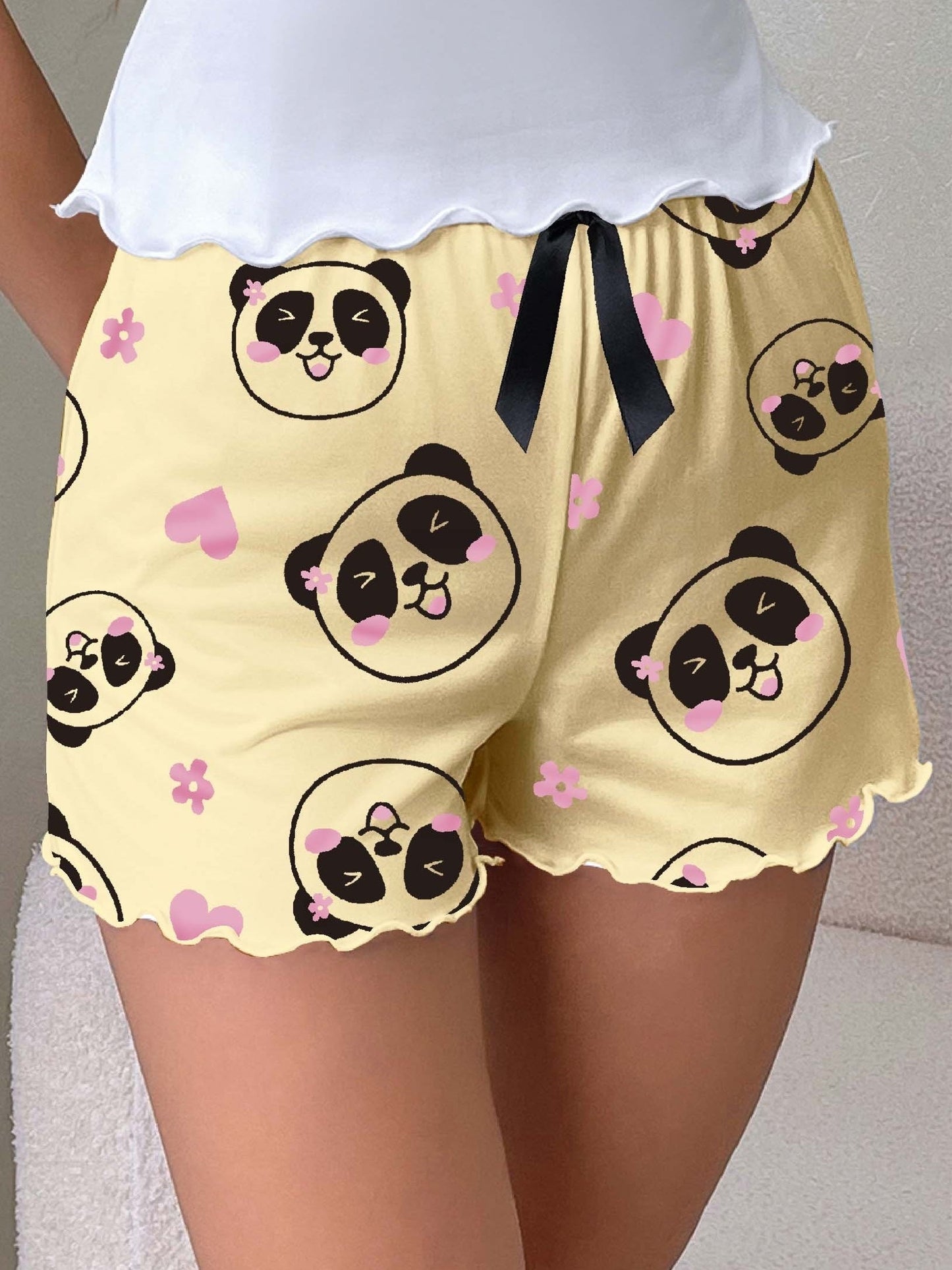 Damen Schlafshorts mit Panda-Motiv und Herzchen – Verspielte Pyjama-Shorts für gemütliche Nächte