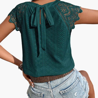 Damen Spitzentop mit Häkelärmeln und Rückenschleife – Sommer Freizeit Bluse
