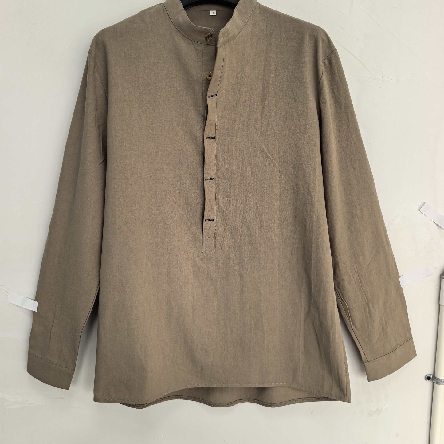 Herren Henley Langarmshirt mit Stehkragen und Knopfleiste – Modernes Freizeitoberteil für stilvolle Anlässe