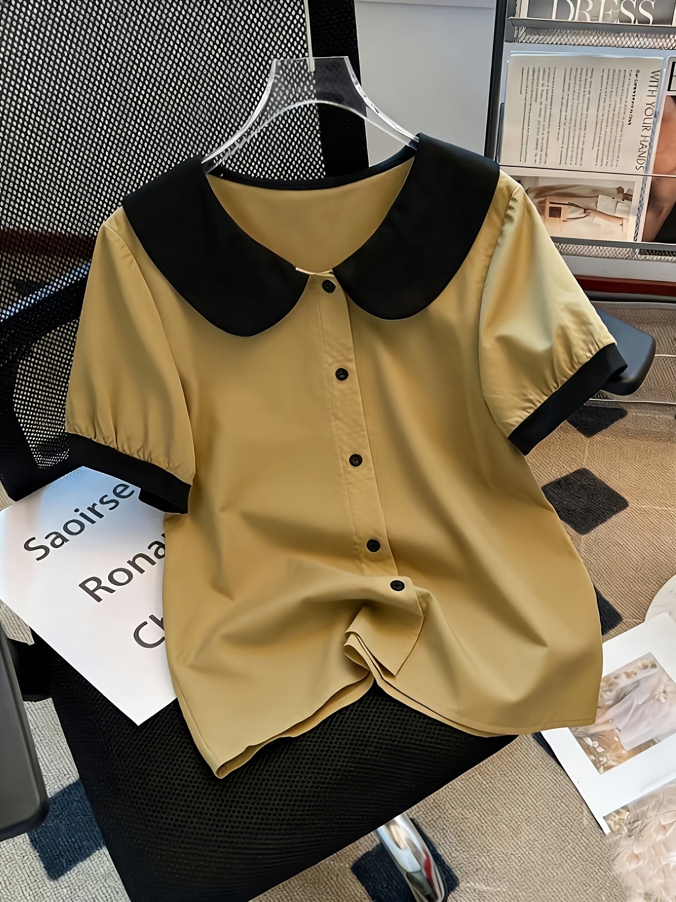 Damen Bluse im Vintage-Stil mit Kontrastkragen und kurzen Ärmeln – Elegante Alltagsmode