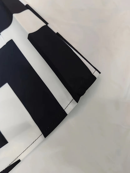 Damen Bluse mit modernem Grafikmuster und V-Ausschnitt für Büro und Freizeit