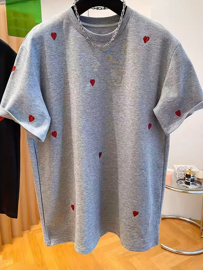 Damen T-Shirt mit gestickten Herzmotiven – Modisches Freizeitshirt für Alltag und Streetstyle