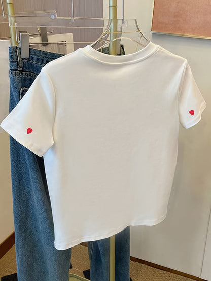 Damen T-Shirt mit gestickten Herzmotiven – Modisches Freizeitshirt für Alltag und Streetstyle