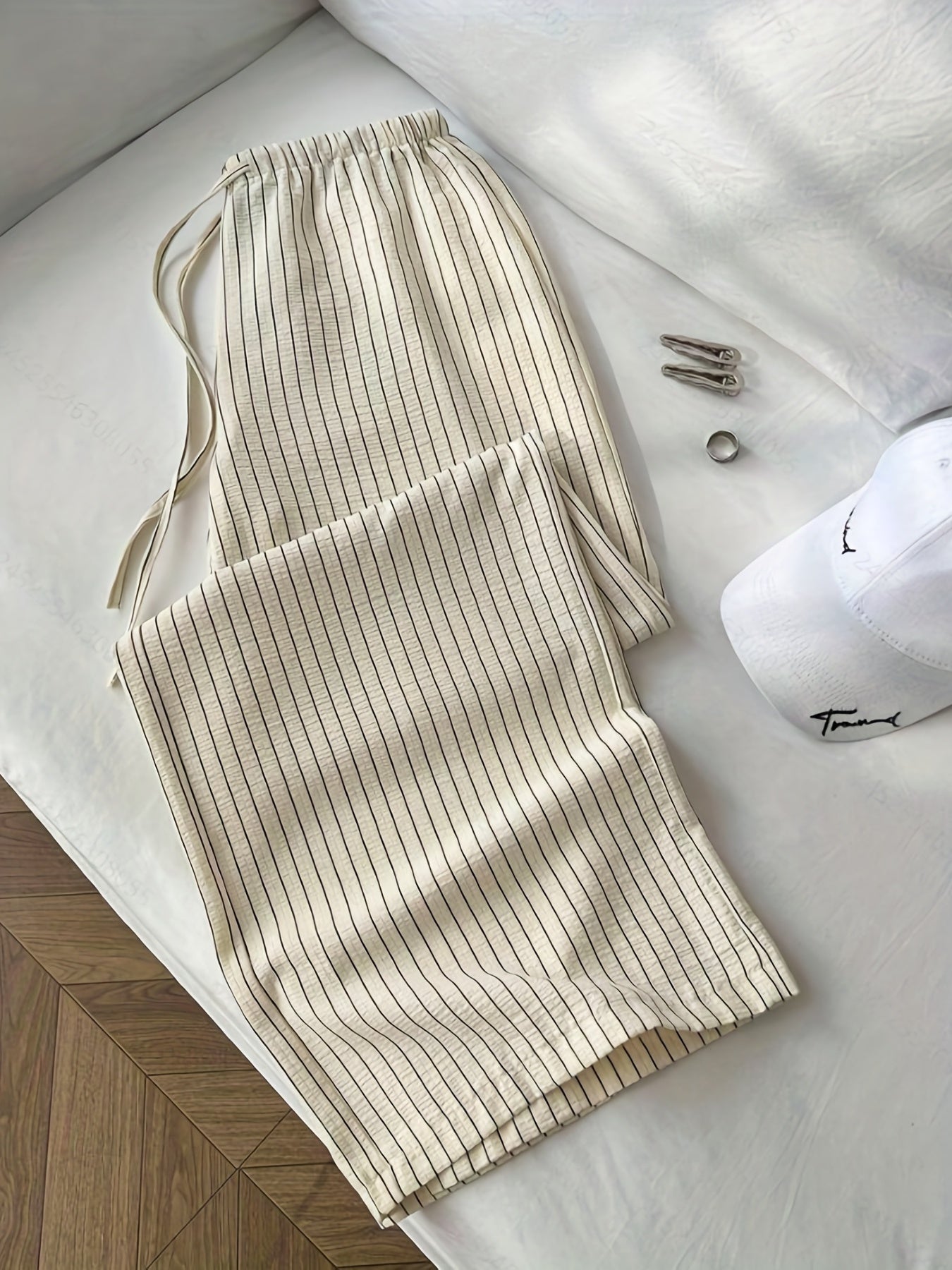Damen Relaxed Fit Freizeithose mit Nadelstreifen – Bequemer Stil für Alltag und Lounge