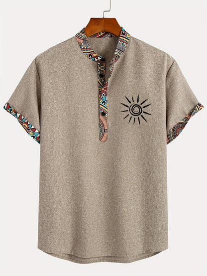 Herren Ethno-Kurzarmshirt mit Modernem Muster und V-Ausschnitt – Lässige Mode für Alltag und Freizeit