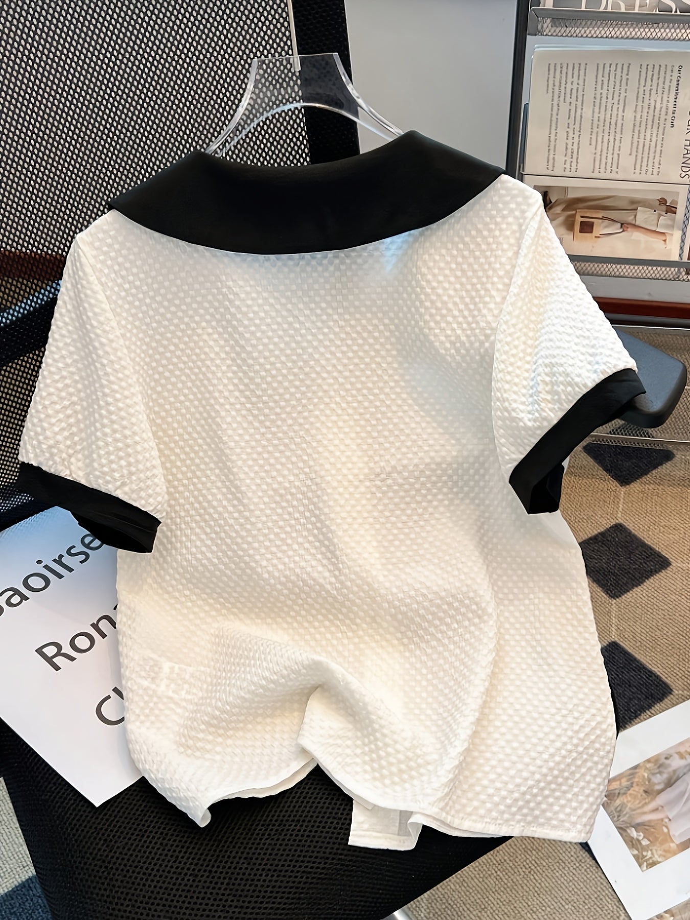 Damen Bluse im Vintage-Stil mit Kontrastkragen und kurzen Ärmeln – Elegante Alltagsmode