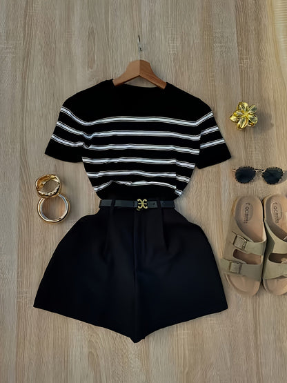 Damen Zweiteiliges Outfit – Gestreiftes Shirt & High-Waist Shorts im Casual-Chic Stil