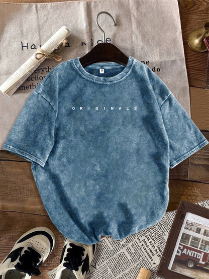 Damen Casual Streetwear T-Shirt mit Jeans-Shorts – Trendiges Freizeit-Outfit für den Sommer