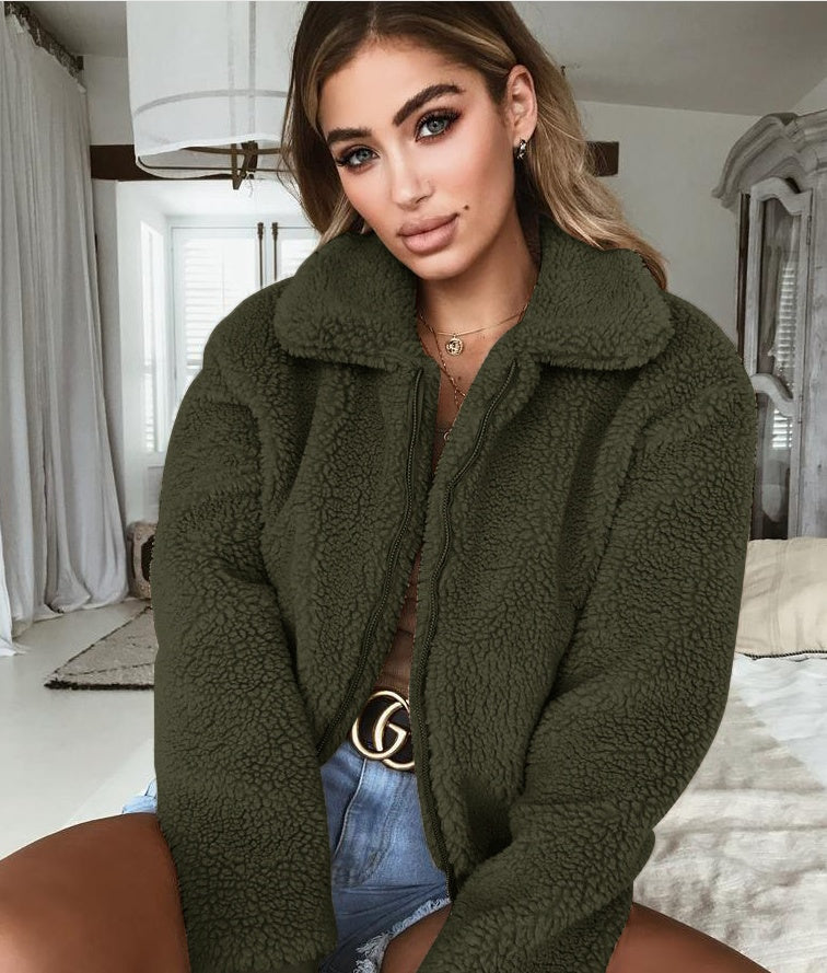 Grace – Kurze Damenjacke mit dickem Samtkragen