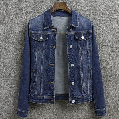 Aidana – Schlanke Frauenjacke aus Denim