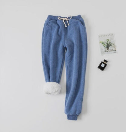 Zoe – Gepolsterte Lammvelours-Sweathose