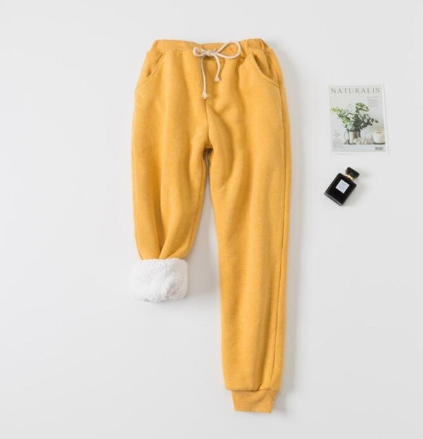 Zoe – Gepolsterte Lammvelours-Sweathose