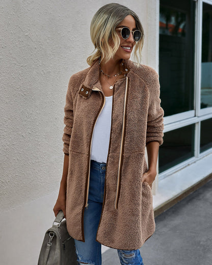 Donna – Warmer Damenmantel mit Taschen aus Kunstfell