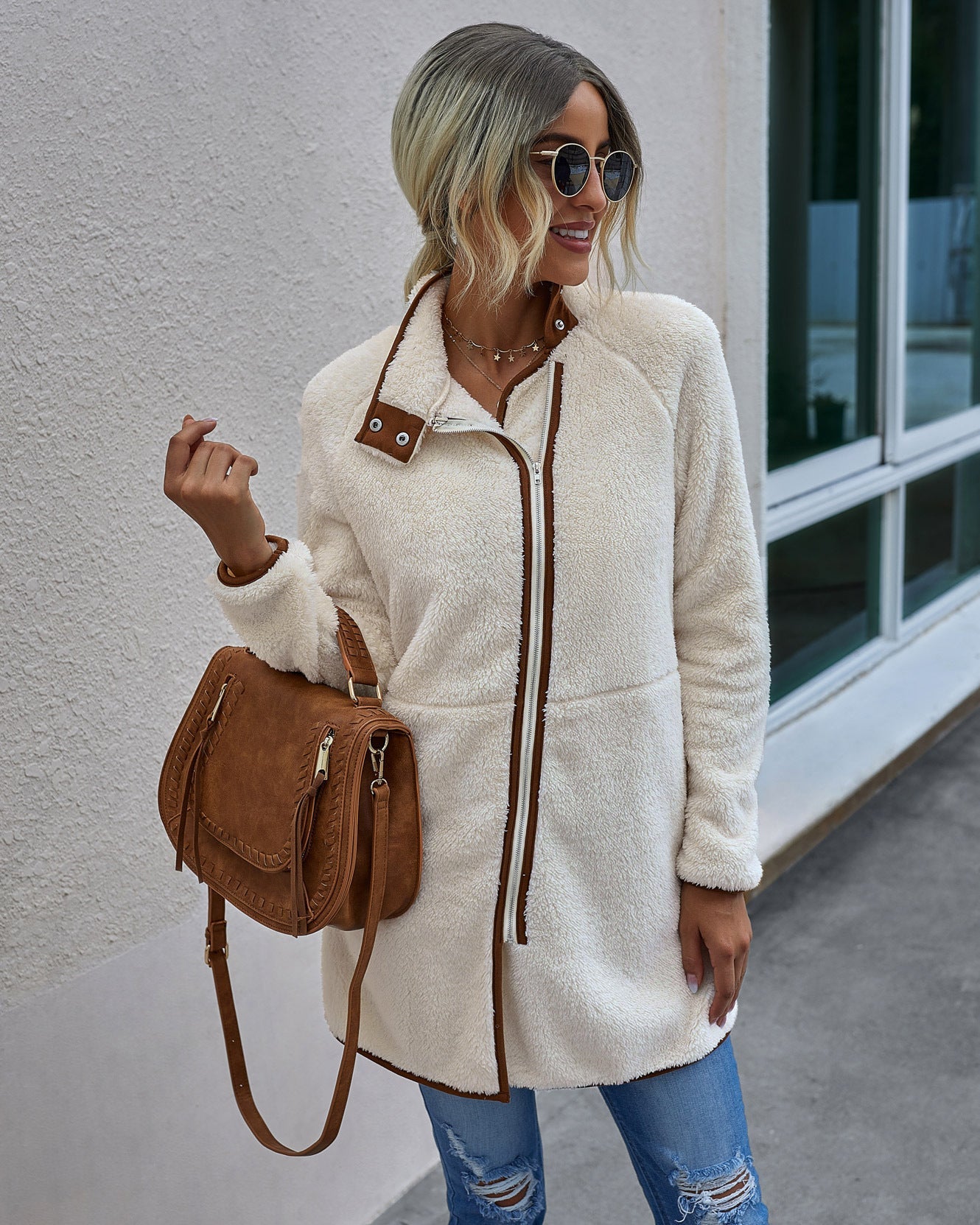 Donna – Warmer Damenmantel mit Taschen aus Kunstfell