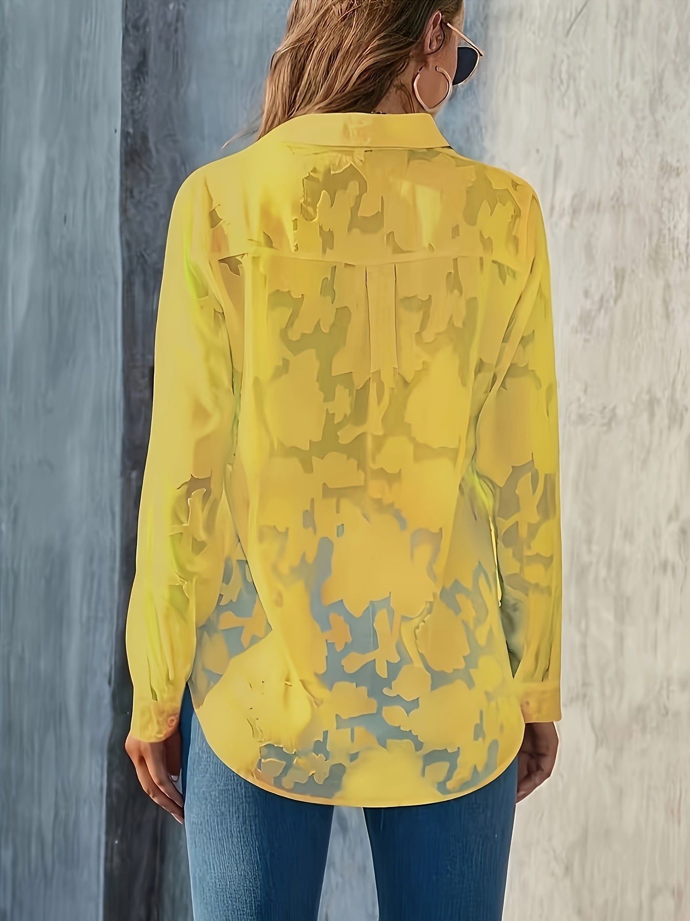 Damen Bluse mit 3D-Blumenmuster – Modische Freizeit- und Bürobluse im lässigen Stil