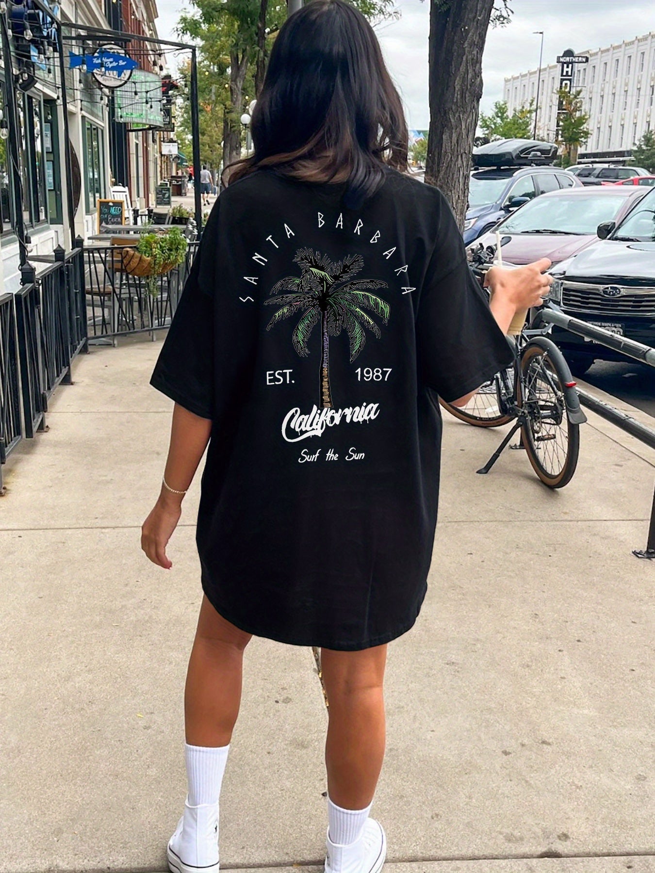 Damen Oversize T-Shirt Kleid im Kalifornien-Surf-Style – Santa Barbara Palmen Print, Freizeit & Streetwear