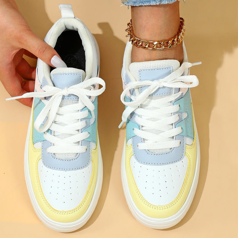 Sarah – Bequeme Damen-Sneaker mit Plateau und Schnürung