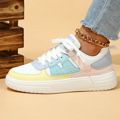 Sarah – Bequeme Damen-Sneaker mit Plateau und Schnürung