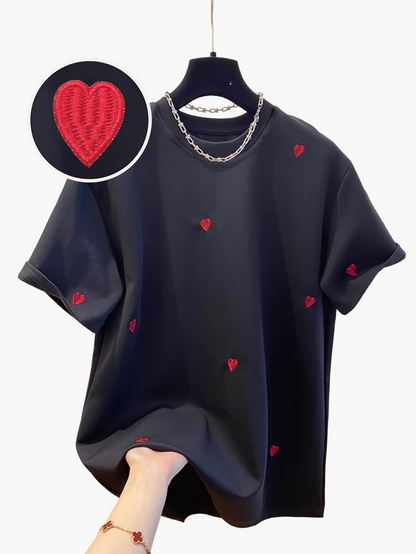 Damen T-Shirt mit gestickten Herzmotiven – Modisches Freizeitshirt für Alltag und Streetstyle