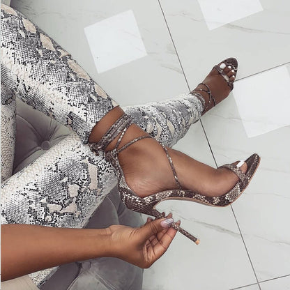 Kelly – Damen High Heels mit Schlangenlederoptik