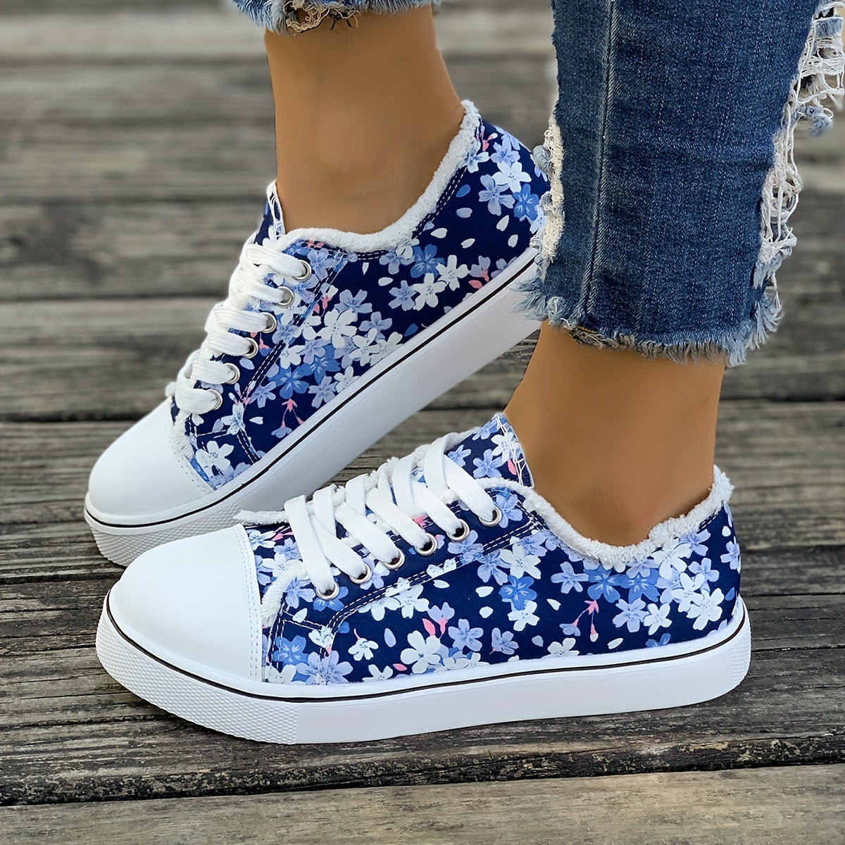 Damen Sneaker mit Blumenmuster – Modische Freizeitschuhe für Alltag und Freizeit