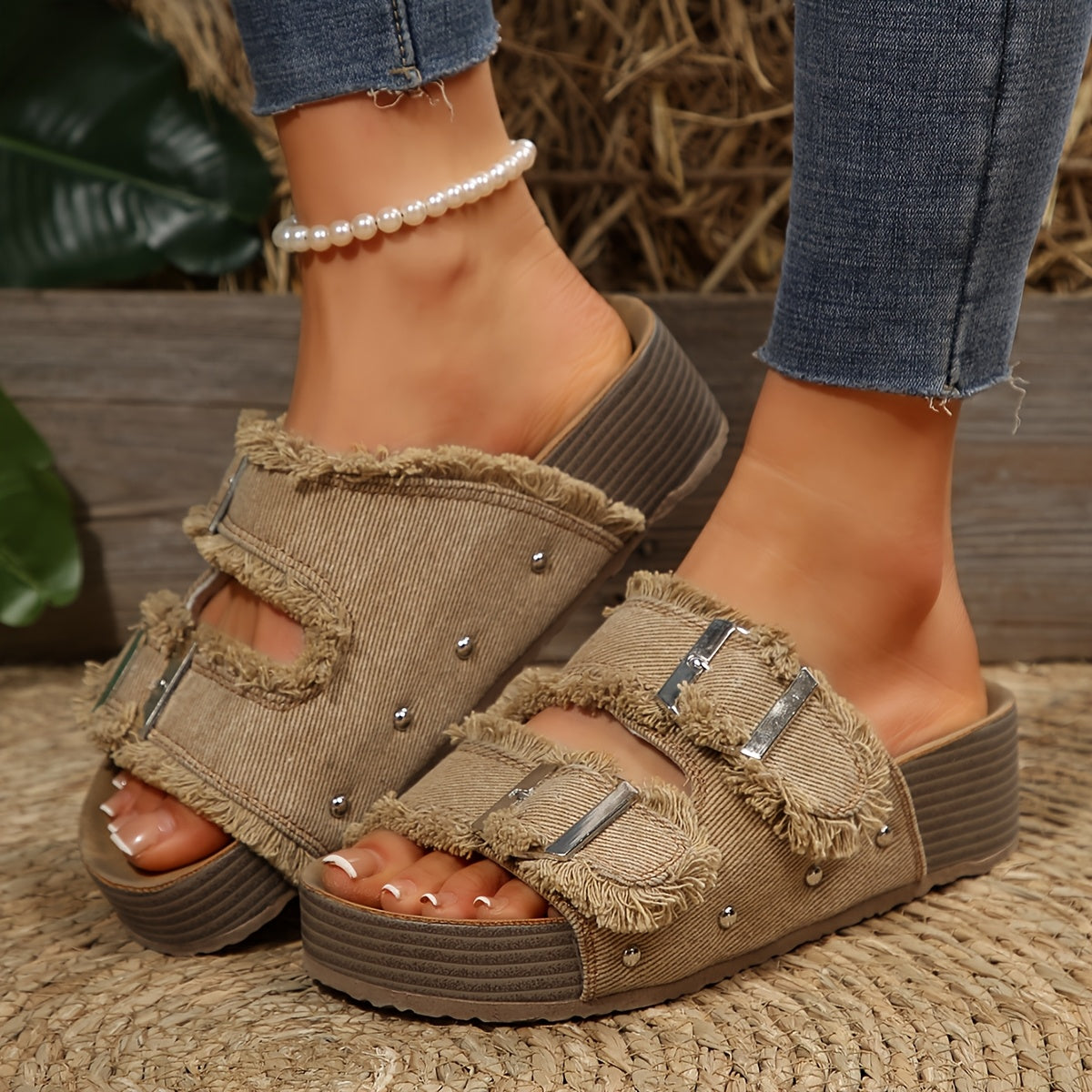 Damen Plateau-Sandalen im Boho-Stil mit Fransen und Nieten – Modische Freizeitschuhe