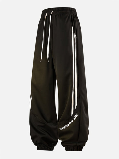 Herren Streetwear Jogginghose mit weitem Bein und Kontraststreifen – Urban Freizeitlook