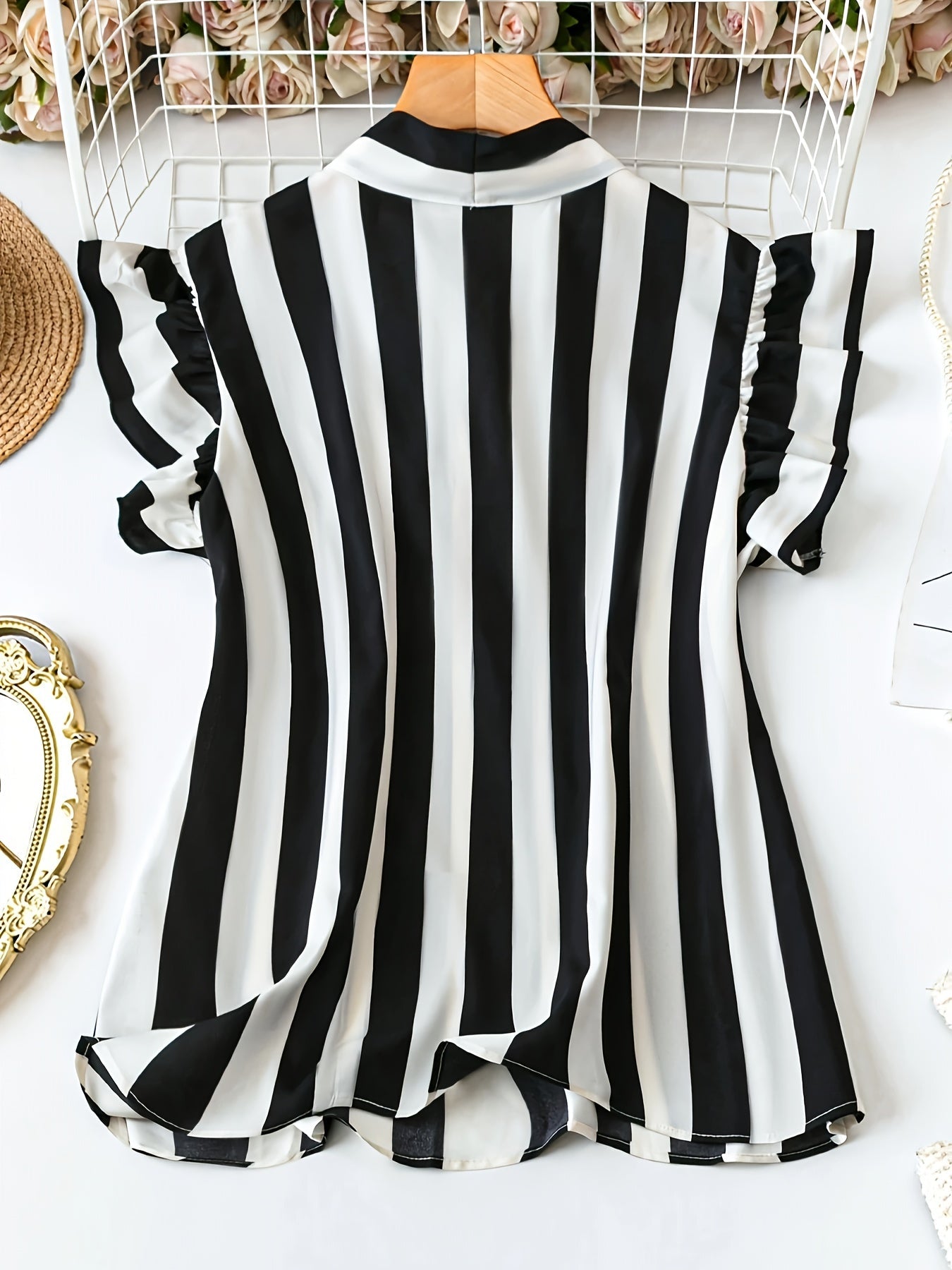 Damen Bluse Elegant mit Schleifenkragen und Streifenmuster – Büro & Alltag