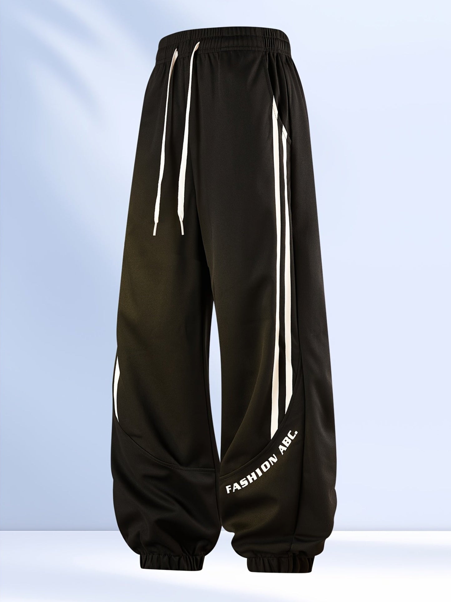 Herren Streetwear Jogginghose mit weitem Bein und Kontraststreifen – Urban Freizeitlook