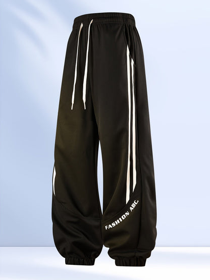 Herren Streetwear Jogginghose mit weitem Bein und Kontraststreifen – Urban Freizeitlook