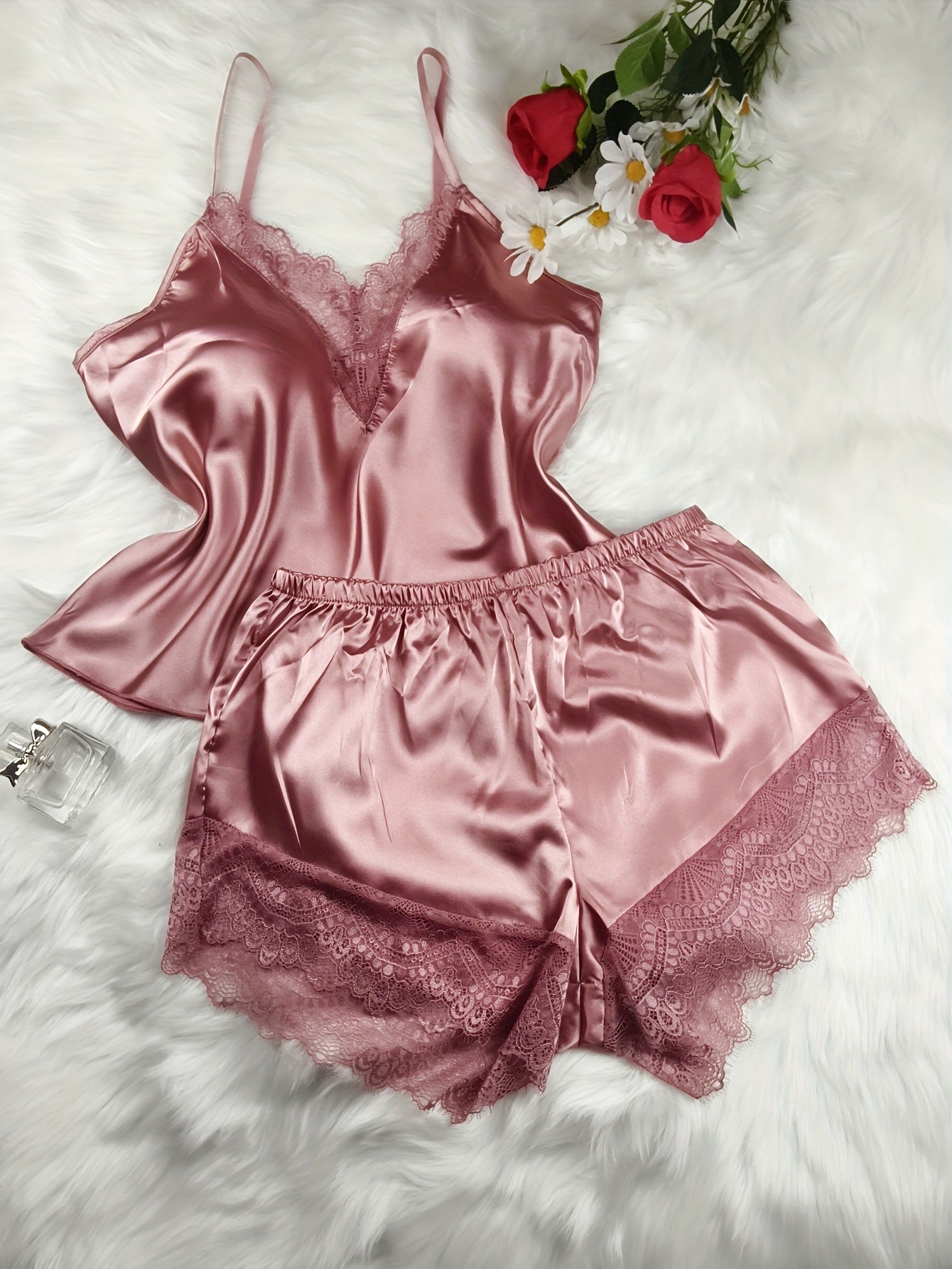 Damen Satin Pyjama Set mit Spitze – Verführerischer Schlafanzug für stilvolle Nächte