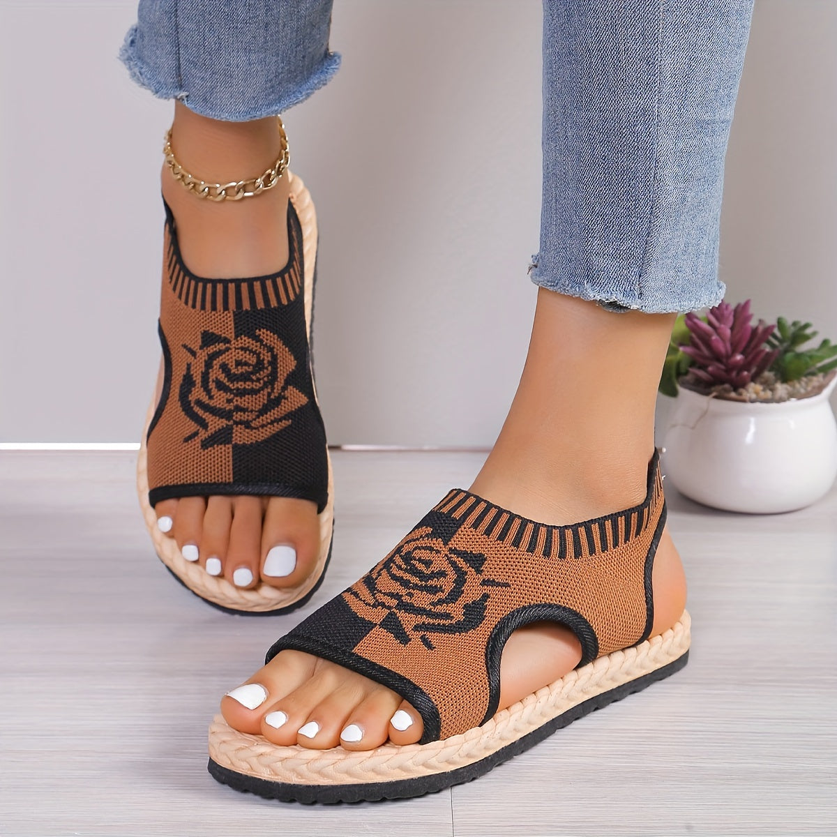 Damen Freizeit Sandalen mit Blumenmuster – Bequeme Sommerschuhe im modernen Strick-Look