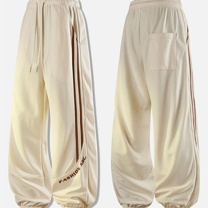 Herren Streetwear Jogginghose mit weitem Bein und Kontraststreifen – Urban Freizeitlook