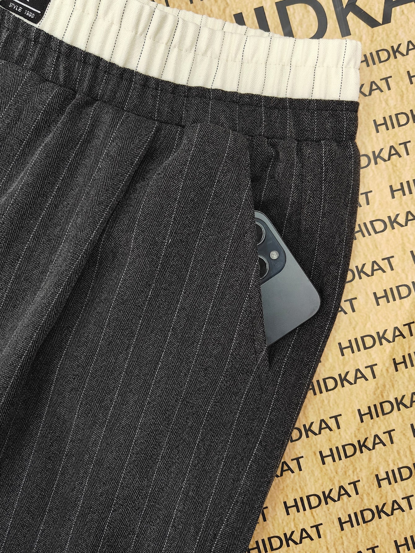 Herren Weite Loungewear Hose mit Nadelstreifen und Elastikbund – Moderner Relaxed Fit für Zuhause und Freizeit