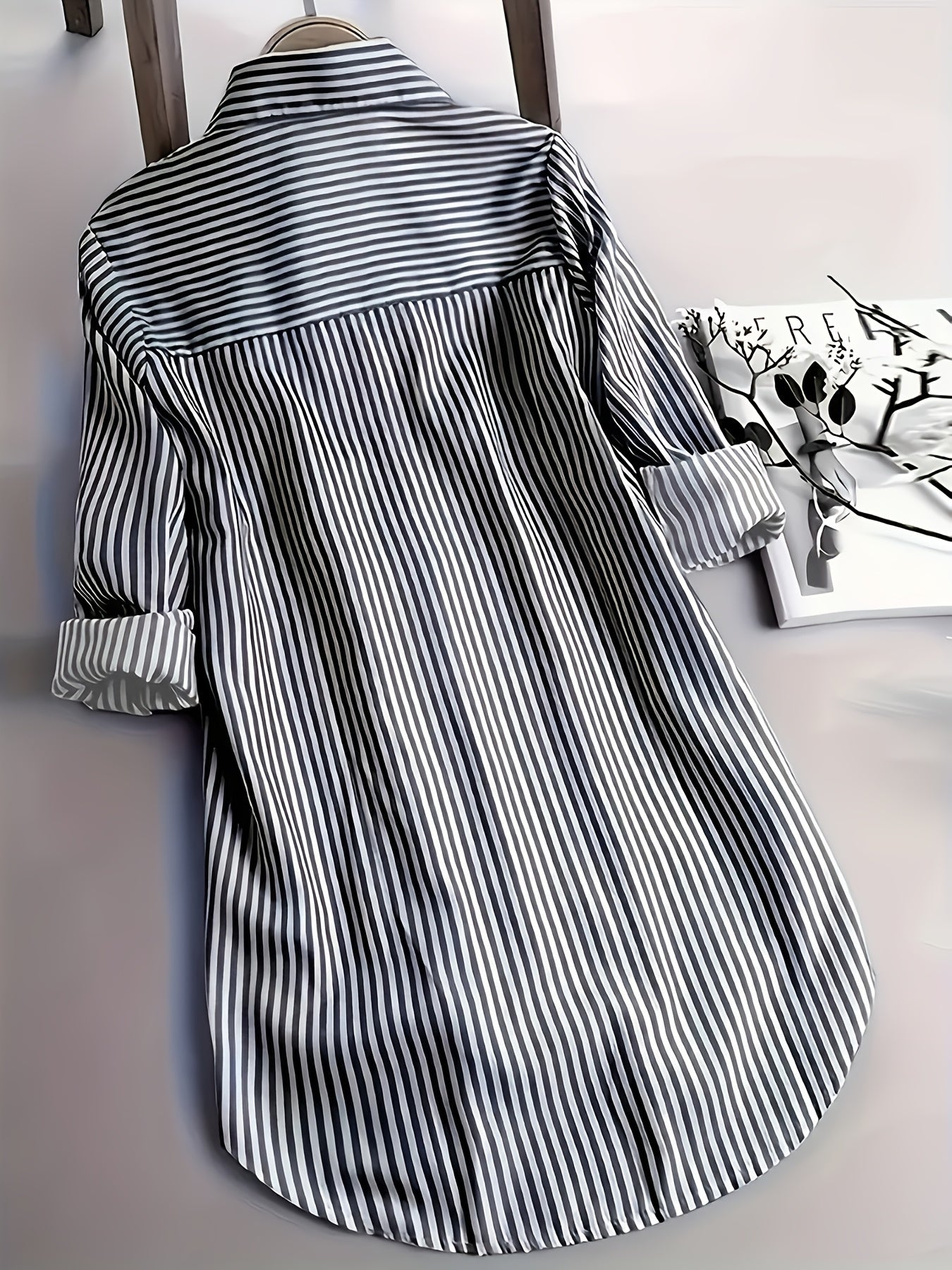 Damen Longbluse mit Streifenmuster und Knopfleiste – Modisches Hemd für Business und Freizeit