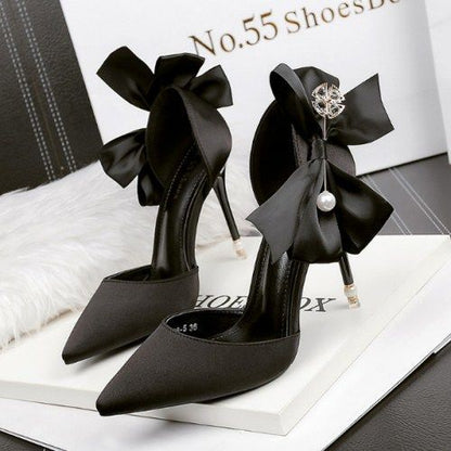 Jasmine – Spitzenschuhe mit Schleife
