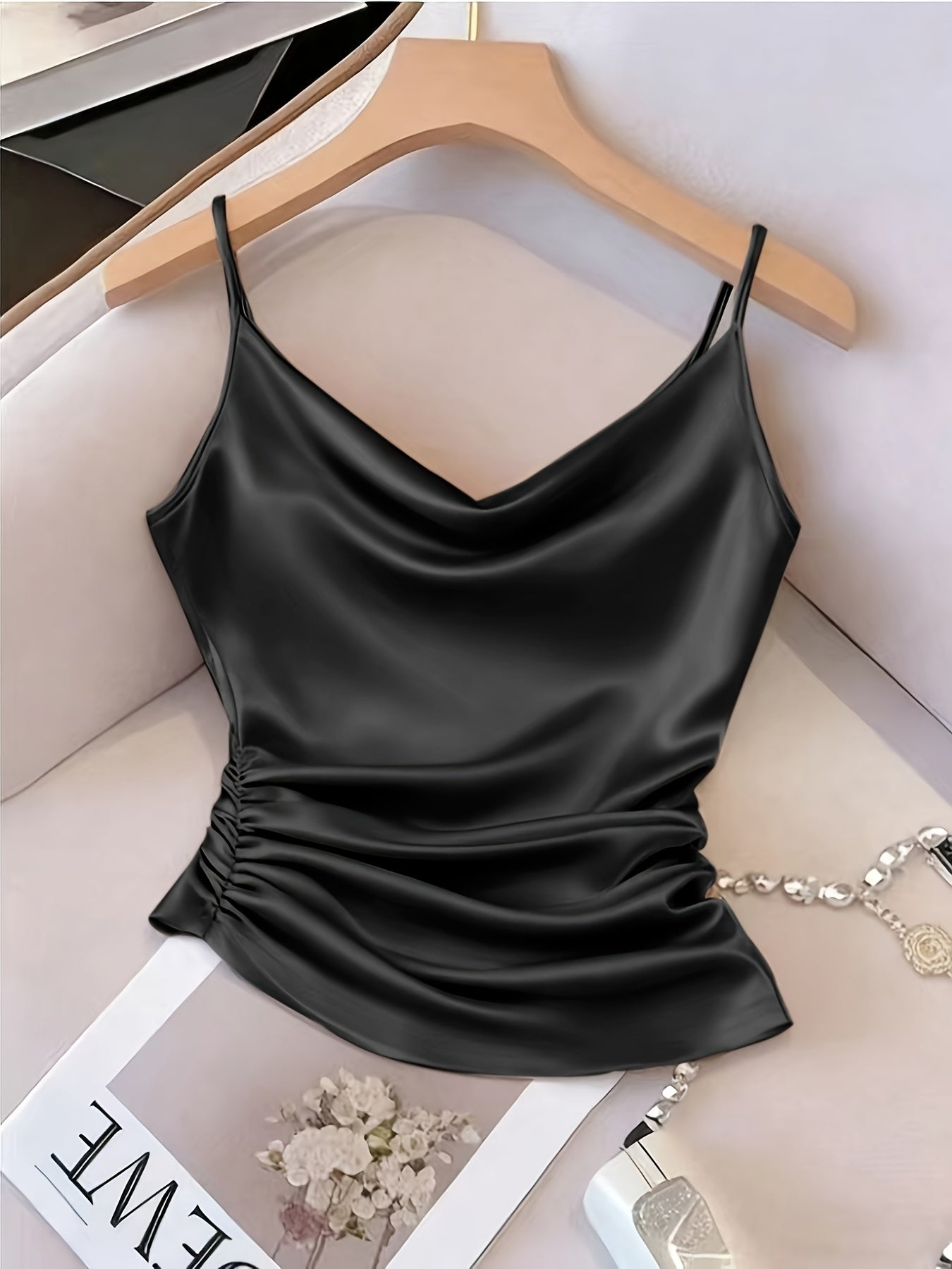 Damen Satin-Top mit Wasserfallausschnitt und Raffungen – Elegantes Camisole für besondere Anlässe