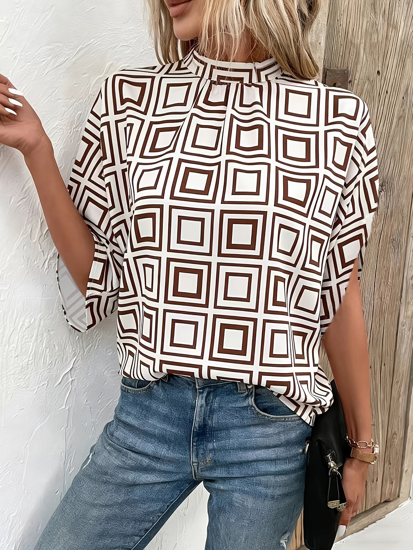 Damen Bluse mit Stehkragen und modernem geometrischem Muster, eleganter Business- und Freizeitstil